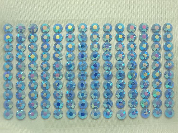Samolepiace kamienky 6 mm svetlomodré perleťové