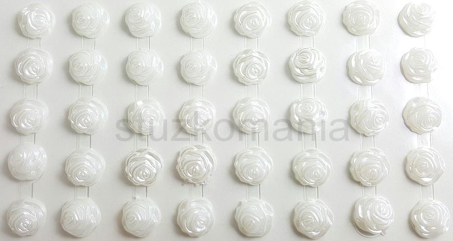 Samolepiace ružičky 12 mm biele P