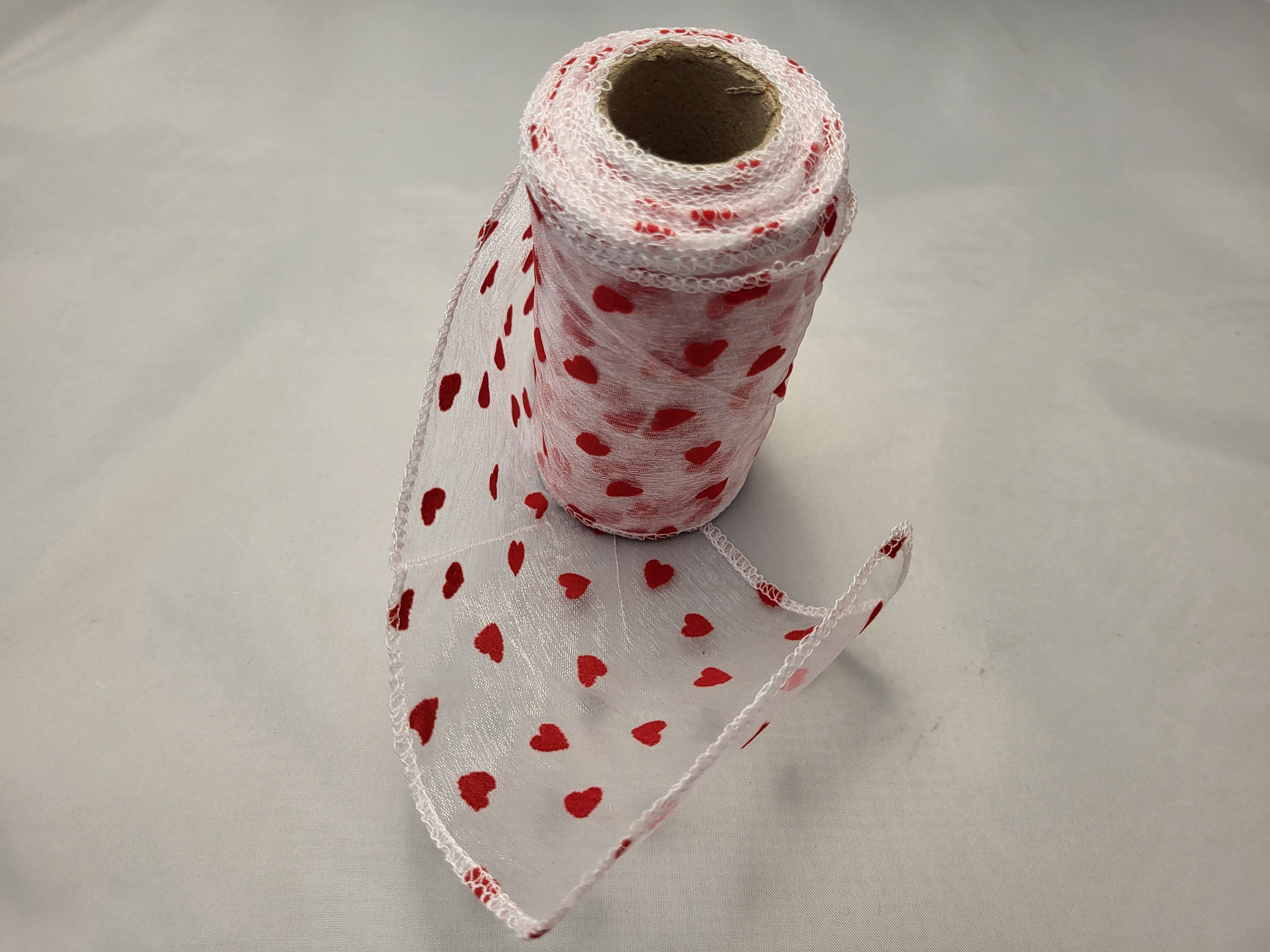 Organza 12 cm  srdiečka bielá  LK