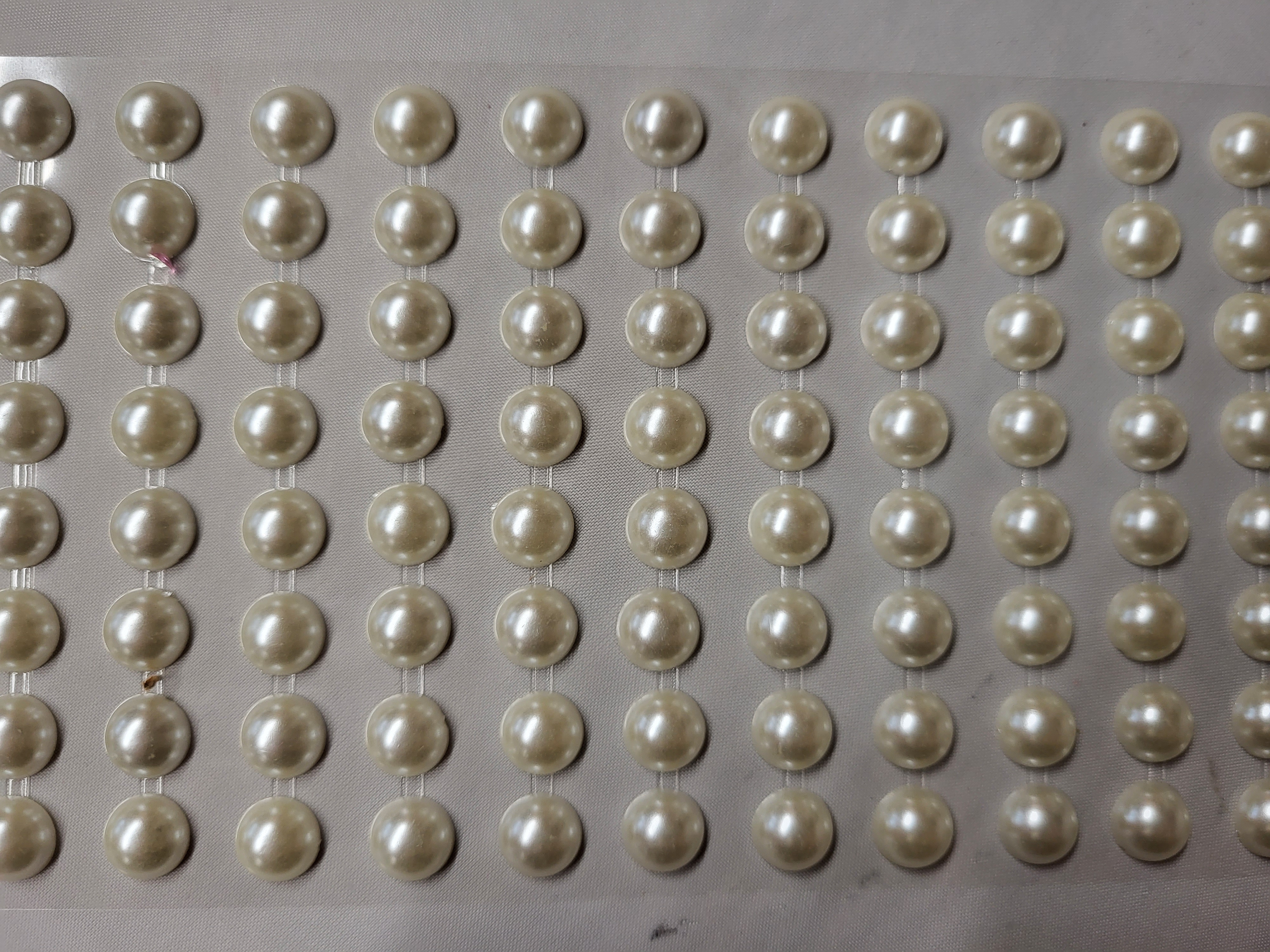 Nalepovacie  perličky 10 mm ecru