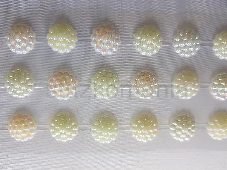 Nalepovacie kamienky krémové 12 mm DY677